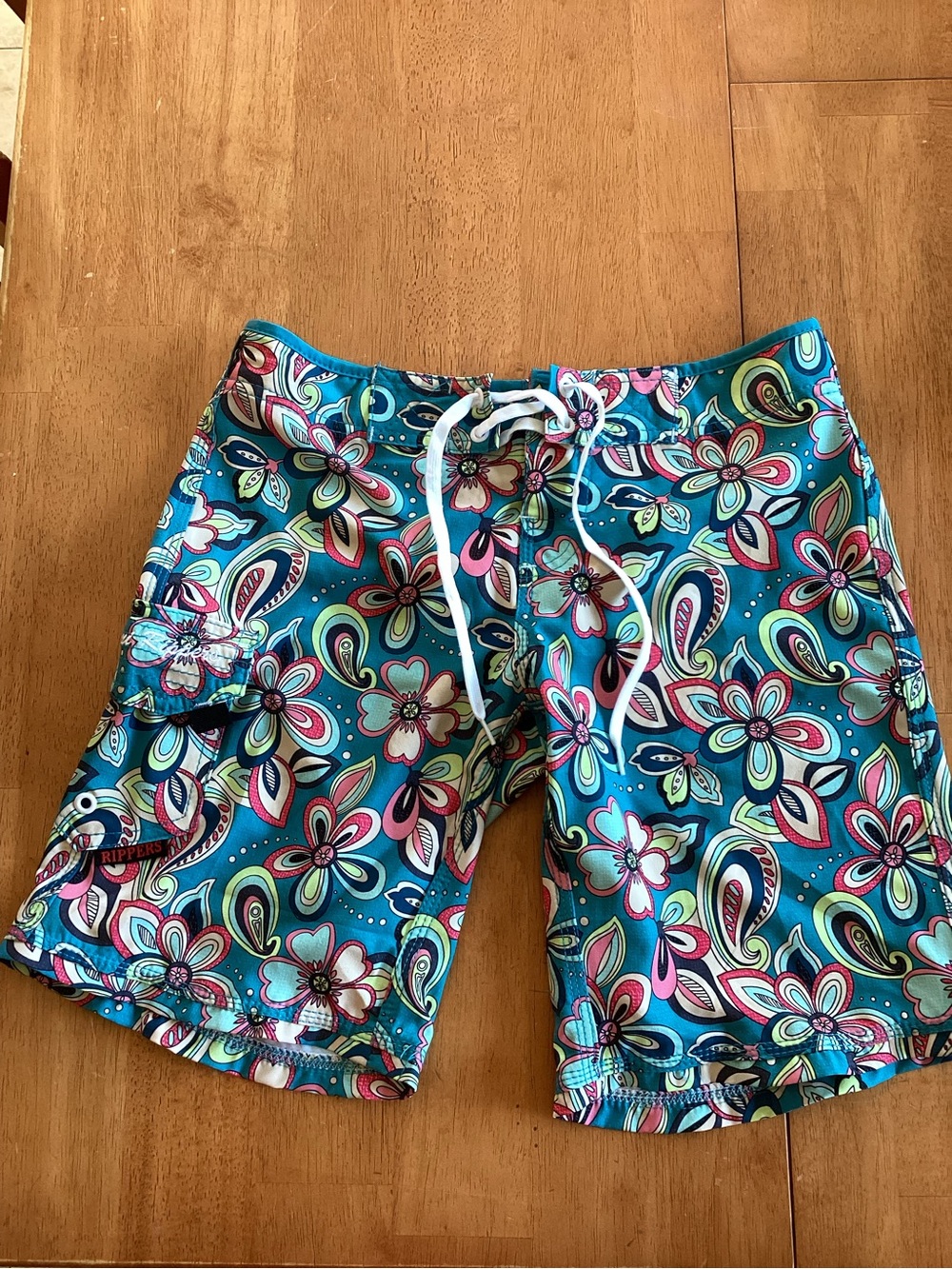 Wailua Falls 9" Classic Boardshorts - Size 0 - Groovy tropical floral pattern